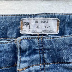 Free People Light Wash Skinny Jeans | Size: 27 W